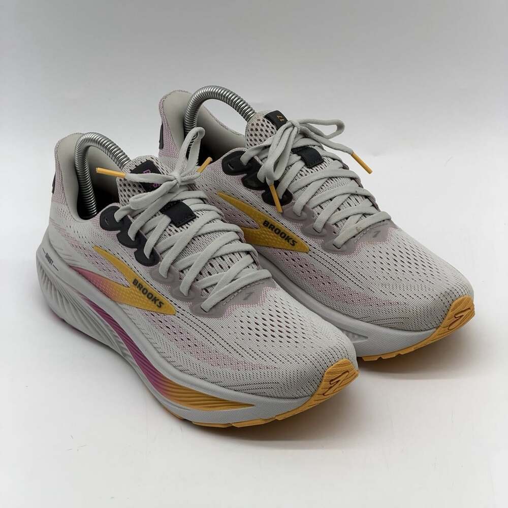 Brooks Ghost 17 Off White / Pink Mesh Athletic Running Shoes Women's Size 8.5B